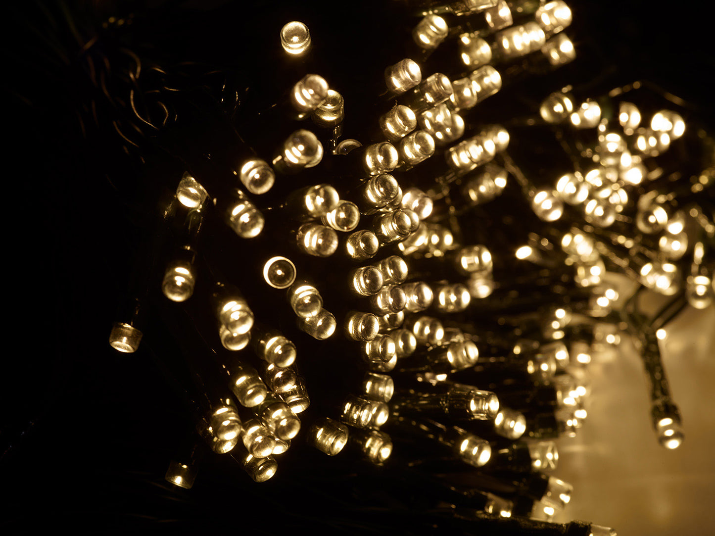 400 LED Solar String Lights – Warm LEDs
