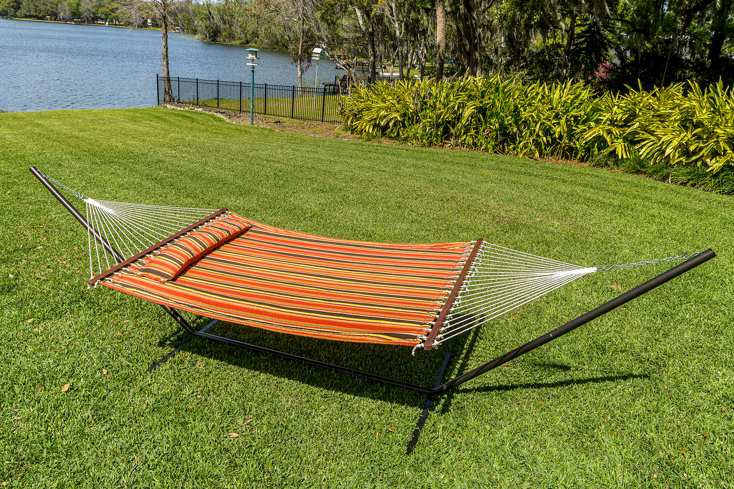 Coronado Double Quilted Hammock - Red/Brown Stripe