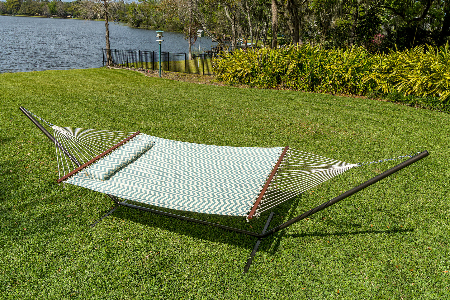 Coronado Double Quilted Hammock - Blue Chevron