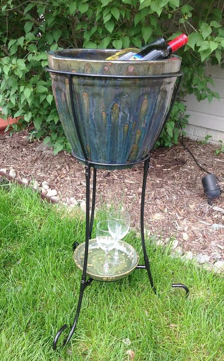 Ceramic Urn/Cooler with Tall Metal Stand (green)